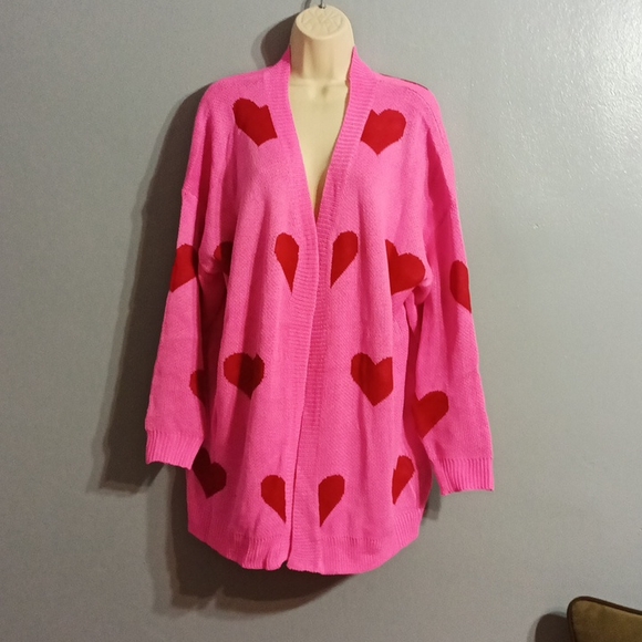 SHEIN Plus heart pattern pink with red ♥️ heart pattern cardigan duster. - Picture 6 of 17